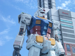 静岡ガンダムとドコモタワー:元写真